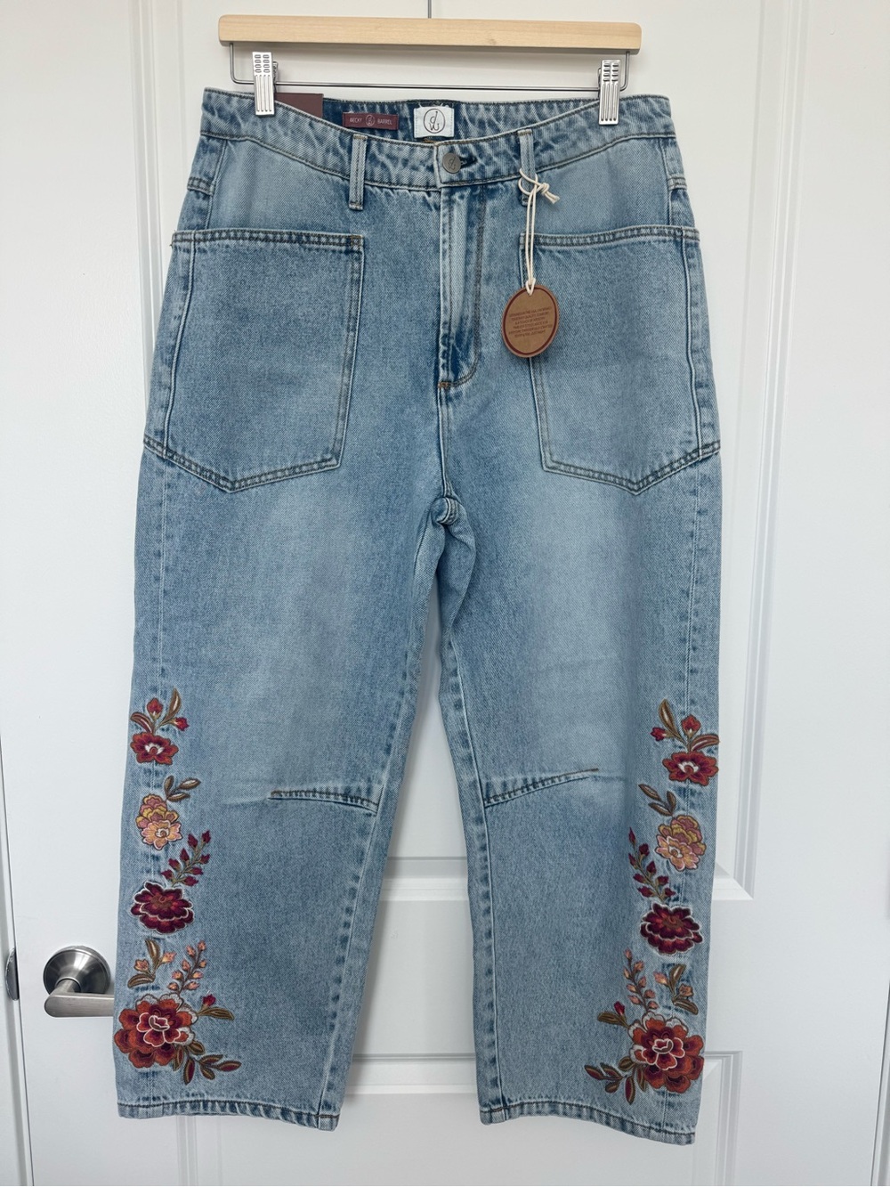 Driftwood Becky Barrel Floral Embroidered Jeans NWT